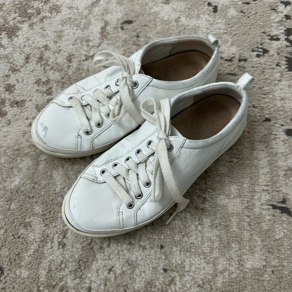 Vionic White Sneakers Size 7